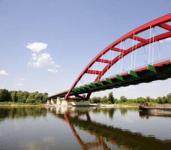 Most w Puławach łączący zachodnią Polskę z Lubelszczyzną. Fot. ze zbiorów GDDKiA Oddział w Lublinie 